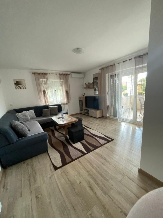 Apartman Blazevic Πόρετς Εξωτερικό φωτογραφία